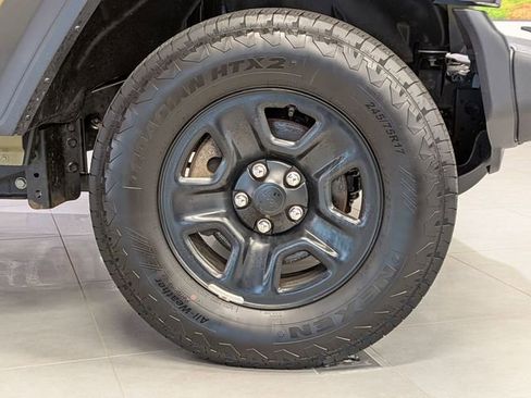 Used 2025 Jeep Wrangler Sport image 21