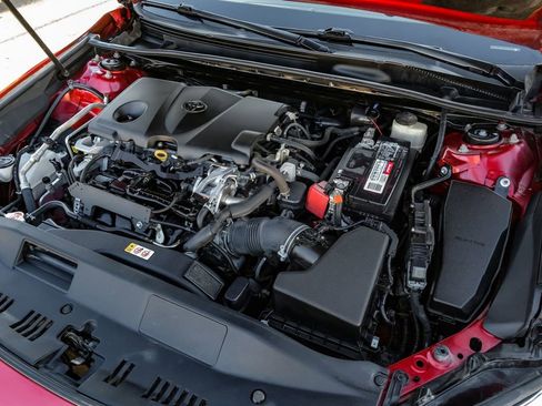 Used 2018 Toyota Camry XLE image 55