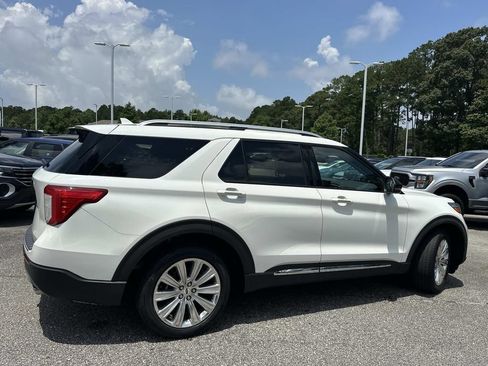 Used 2022 Ford Explorer Limited w/ Equipment Group 301A RWD image 5
