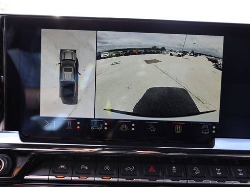 Used 2024 Chevrolet Silverado 1500 ZR2 w/ Technology Package AWD/4WD image 23