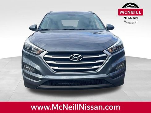 Used 2017 Hyundai Tucson SE image 2