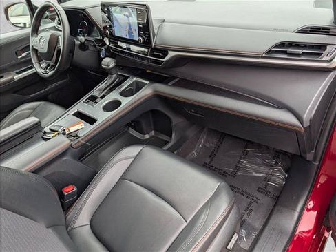 Certified 2022 Toyota Sienna XSE w/ XSE Plus Package FWD image 21