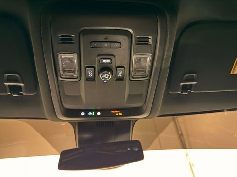 Used 2024 GMC Yukon XL SLT w/ SLT Luxury Package image 21