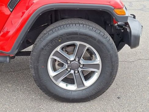 Used 2018 Jeep Wrangler Unlimited Sahara image 30