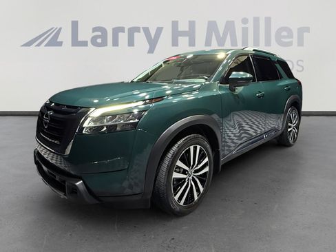Used 2023 Nissan Pathfinder Platinum image 1