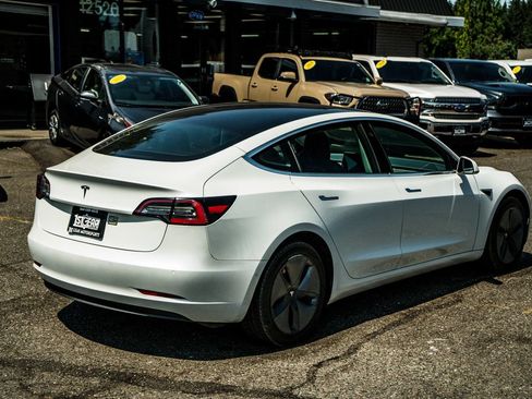 Used 2020 Tesla Model 3 Standard Range Plus RWD image 11