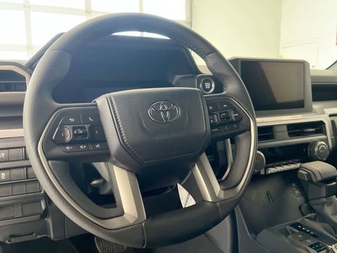 New 2026 Toyota 4Runner SR5 AWD/4WD image 14