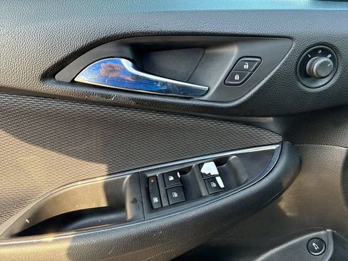 Used 2017 Chevrolet Cruze LT w/ Convenience Package FWD image 12