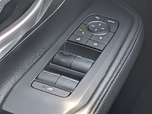 Used 2024 Toyota Grand Highlander AWD image 25