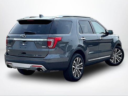Used 2017 Ford Explorer Platinum AWD/4WD image 3