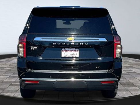 Used 2022 Chevrolet Suburban LT AWD/4WD image 5