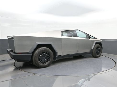 Used 2024 Tesla Cybertruck AWD Crew Cab image 14