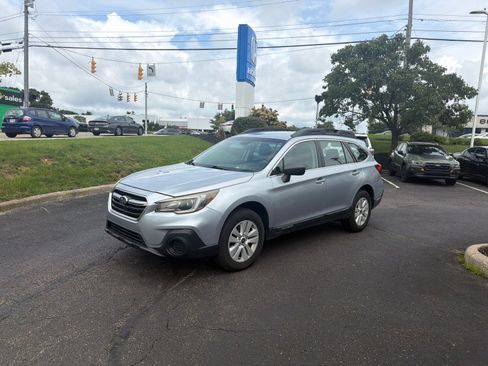 Used 2019 Subaru Outback 2.5i AWD/4WD image 4