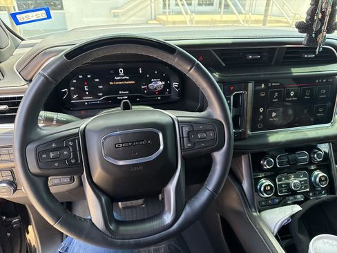 Used 2024 GMC Yukon Denali Ultimate AWD/4WD image 20