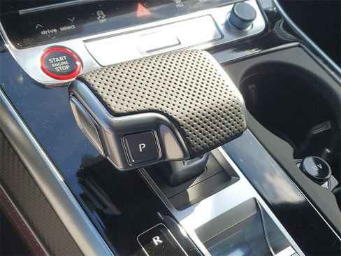 New 2026 Audi SQ8 Prestige image 15
