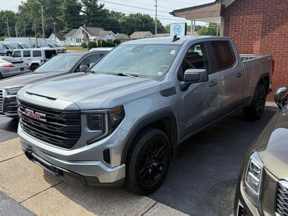 Used 2023 GMC Sierra 1500 Pro w/ Graphite Edition