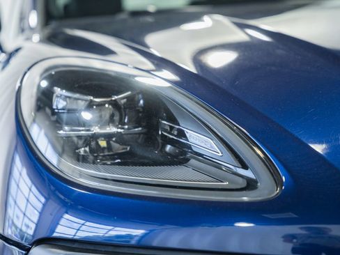Used 2022 Porsche Macan AWD/4WD image 11