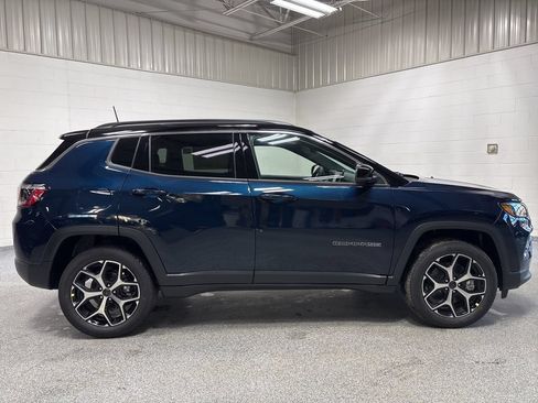 New 2026 Jeep Compass Limited AWD/4WD image 8