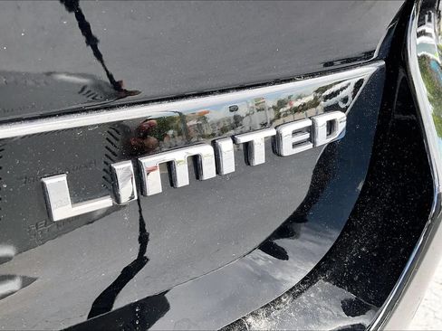 Used 2021 Jeep Grand Cherokee L Limited RWD image 33