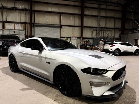 Used 2018 Ford Mustang GT w/ GT Performance Package RWD image 2