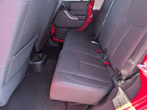 Used 2018 Jeep Wrangler Unlimited Sport S image 10