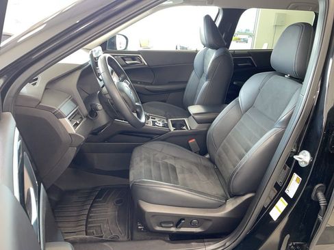 Used 2022 Mitsubishi Outlander SE image 8