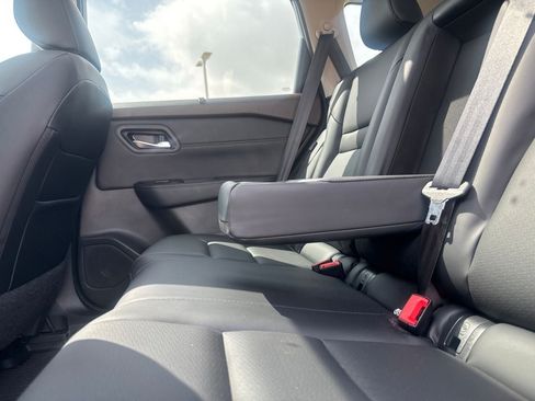 Certified 2023 Nissan Rogue SV w/ SV Premium B Package FWD image 35