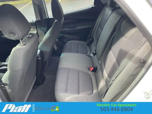 Used 2022 Chevrolet Bolt LT image 40