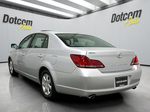 Used 2008 Toyota Avalon XLS image 6