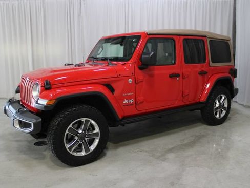 Used 2020 Jeep Wrangler Unlimited Sahara AWD/4WD image 28