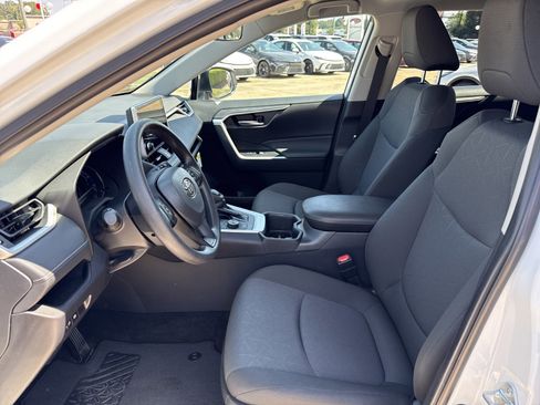 Used 2025 Toyota RAV4 XLE image 11