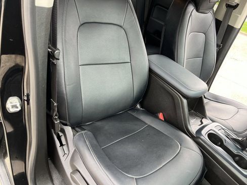 Used 2022 Chevrolet Colorado Z71 image 28