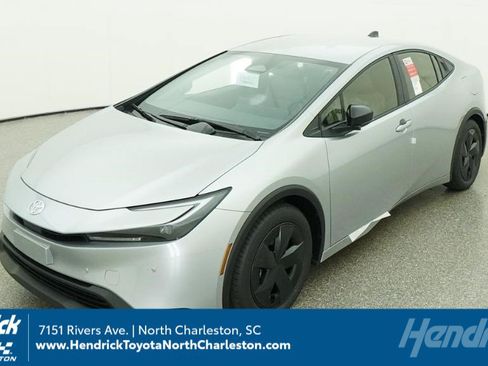 New 2026 Toyota Prius LE FWD image 1