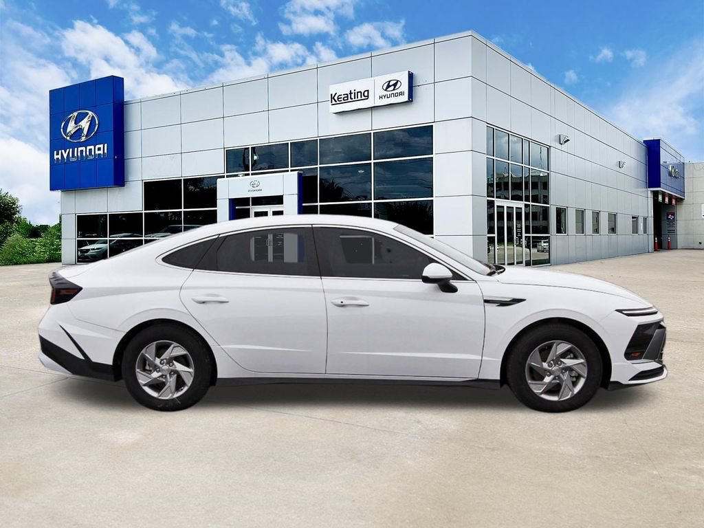 Used 2025 Hyundai Sonata SE FWD image 4