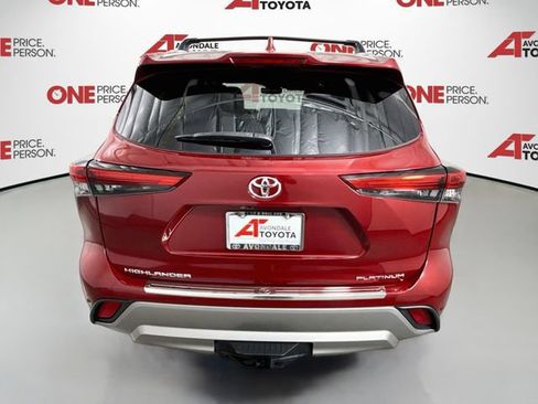 Used 2022 Toyota Highlander Platinum FWD image 6