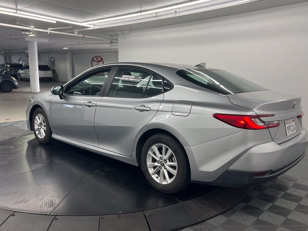 Used 2025 Toyota Camry LE w/ Convenience Package FWD image 5