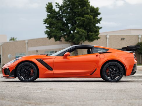 Used 2019 Chevrolet Corvette ZR1 RWD image 21