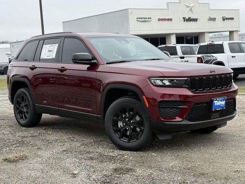 New 2025 Jeep Grand Cherokee Altitude image 2