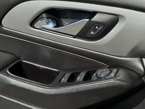 Used 2020 Chevrolet Traverse LT w/ LT Premium Package FWD image 26