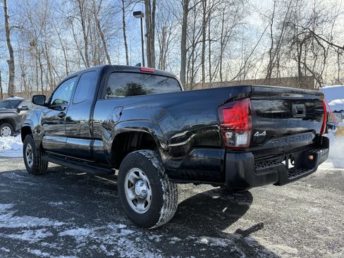 Used 2023 Toyota Tacoma SR image 3