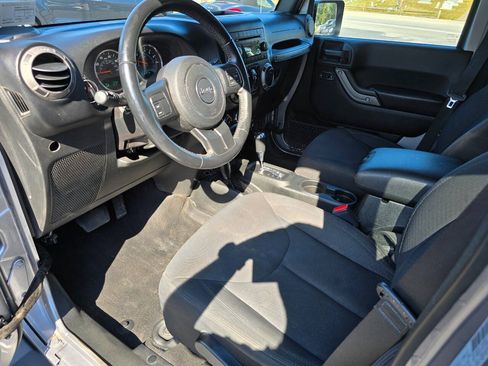 Used 2017 Jeep Wrangler Unlimited Sport w/ Quick Order Package 24S AWD/4WD image 12