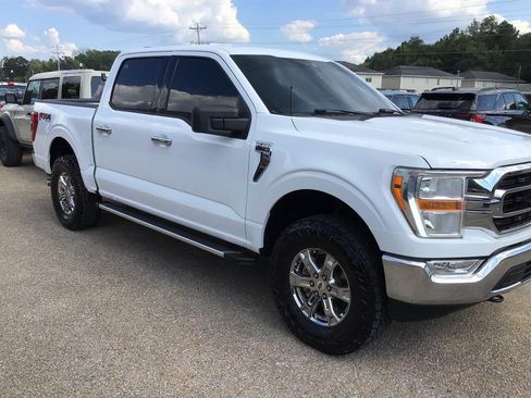 Used 2022 Ford F150 XLT w/ Equipment Group 301A Mid AWD/4WD image 9