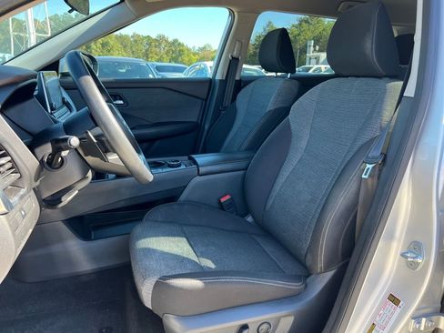 Certified 2023 Nissan Rogue SV image 13