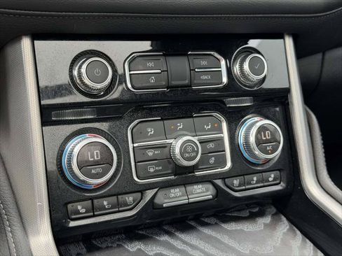 Used 2023 GMC Yukon XL Denali w/ Denali Reserve Package AWD/4WD image 35