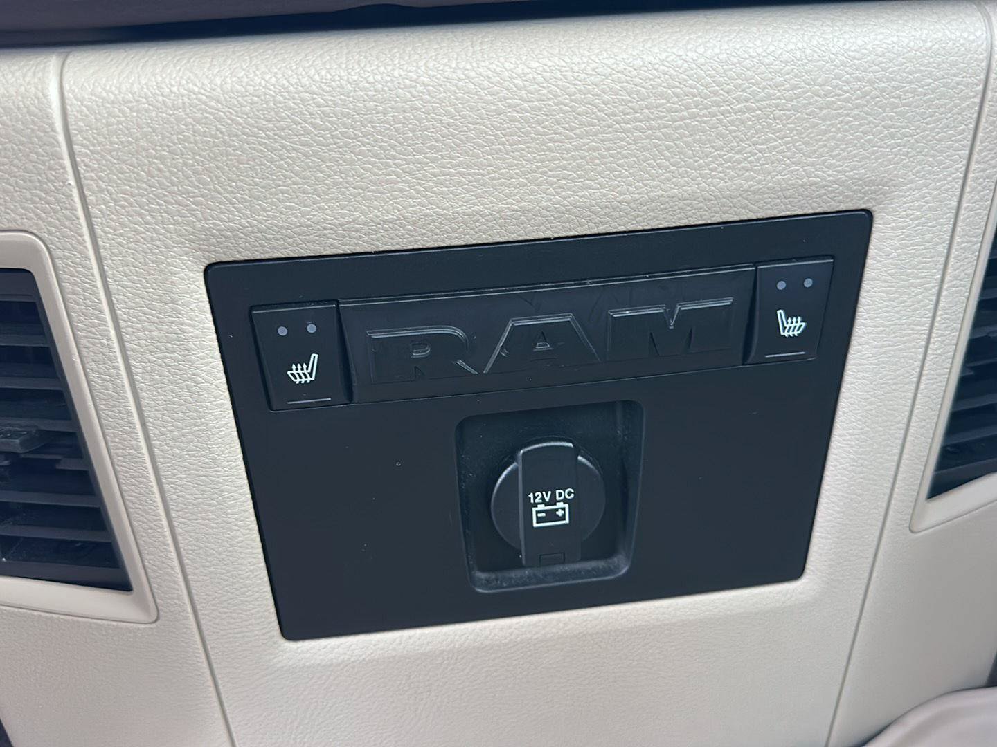 Used 2017 RAM 1500 Laramie w/ Convenience Group AWD/4WD image 18