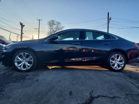 Used 2017 Chevrolet Malibu Premier image 2