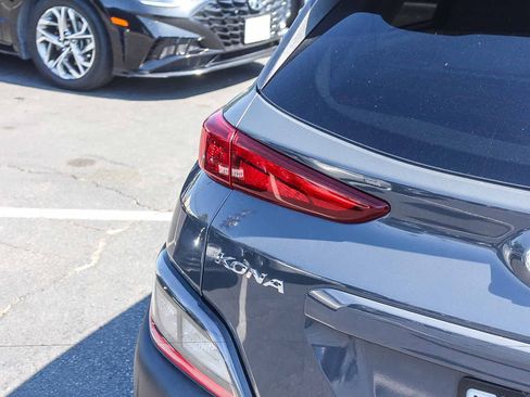 Used 2023 Hyundai Kona SEL AWD/4WD image 8