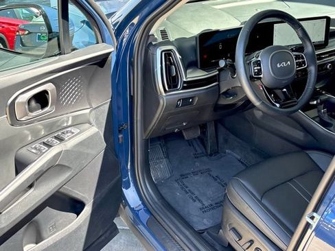 Used 2025 Kia Sorento S w/ Panoramic Sunroof Package FWD image 19