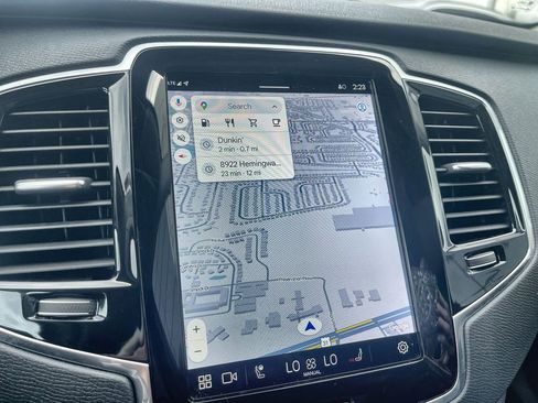 Used 2025 Volvo XC90 B6 Plus image 28