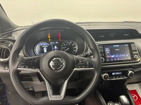 Used 2019 Nissan Kicks SV FWD image 17